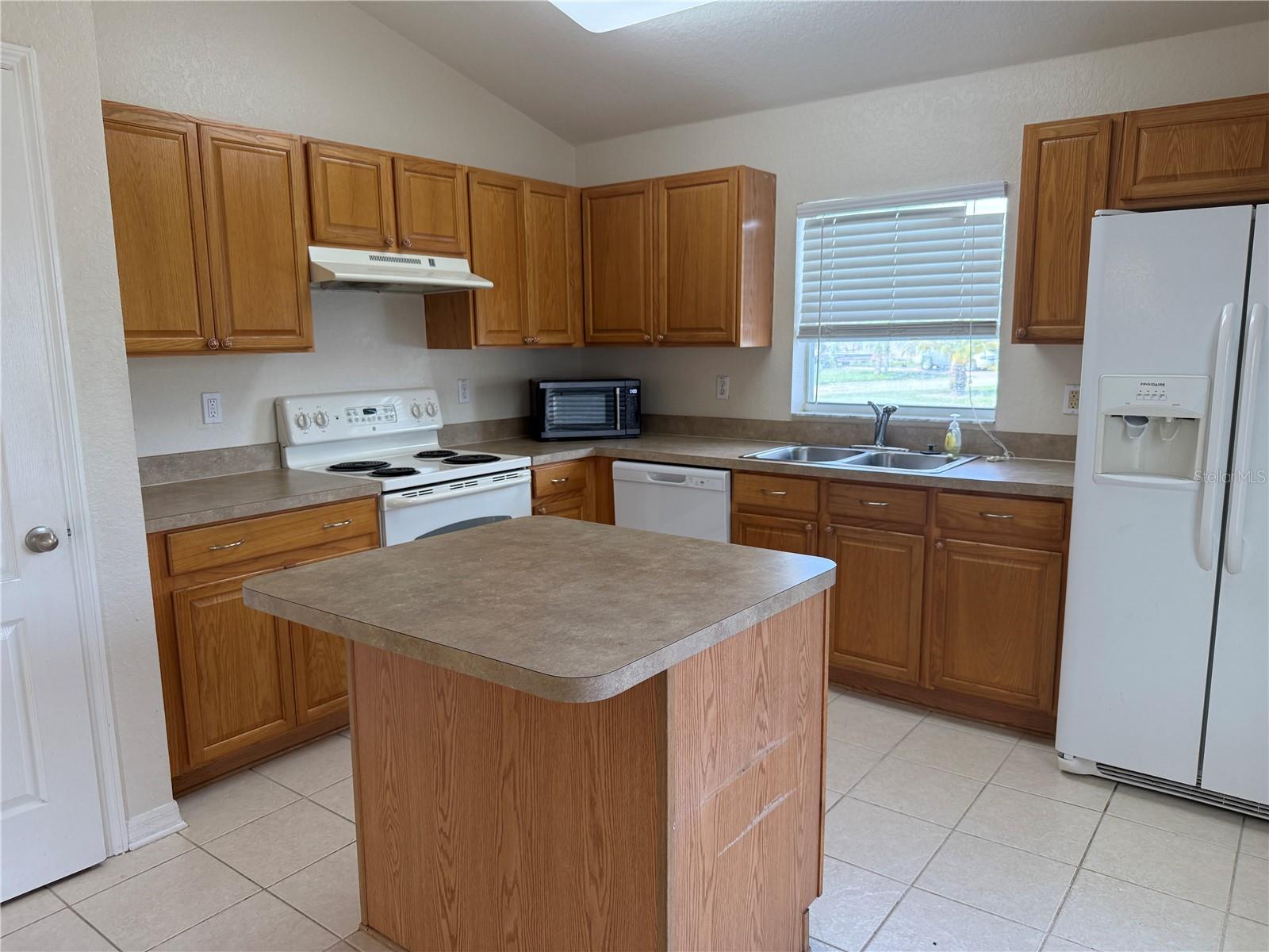 ISLAND LAKES - Residential