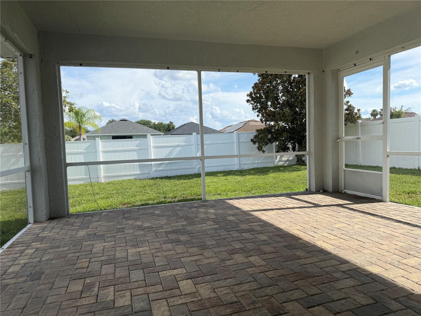 ISLAND LAKES - Residential