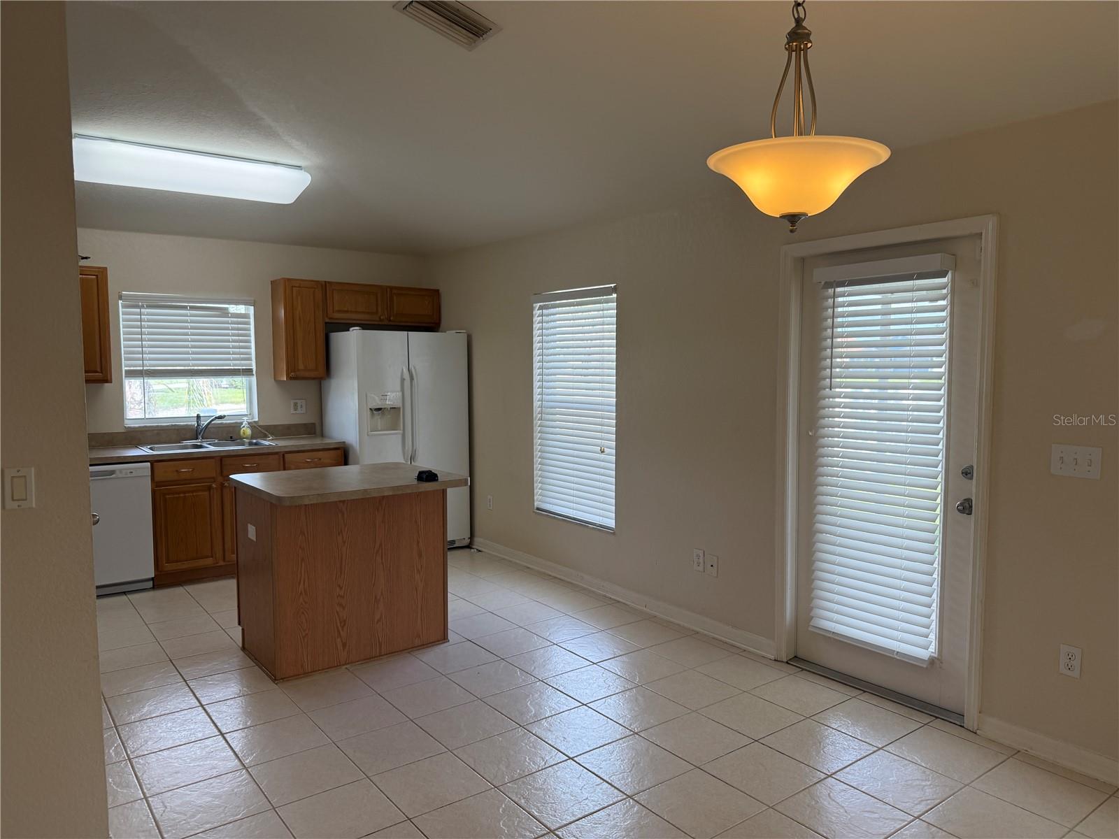 ISLAND LAKES - Residential