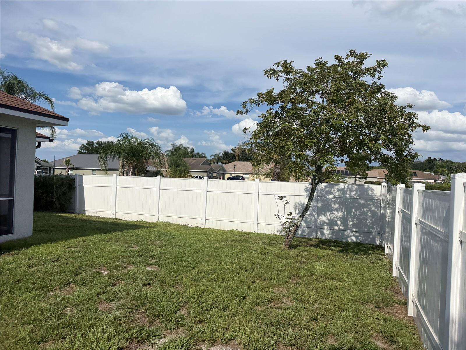 ISLAND LAKES - Residential