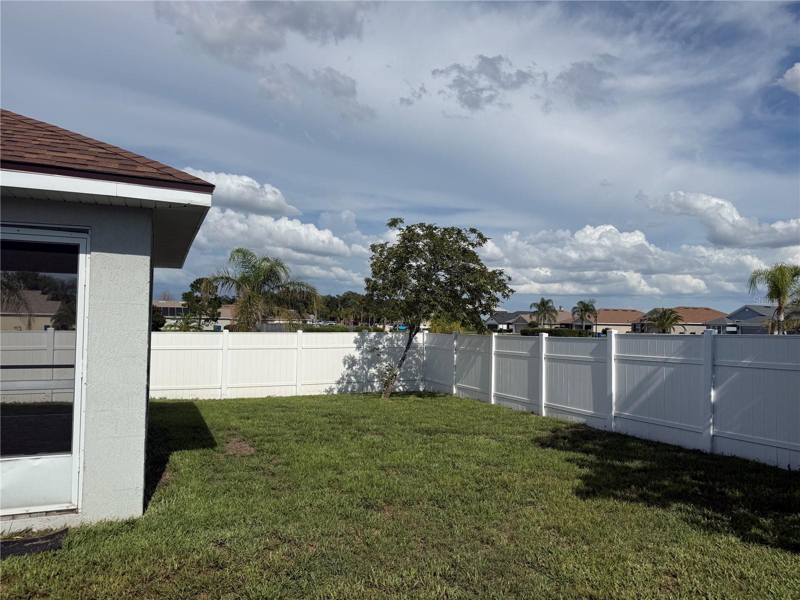 ISLAND LAKES - Residential