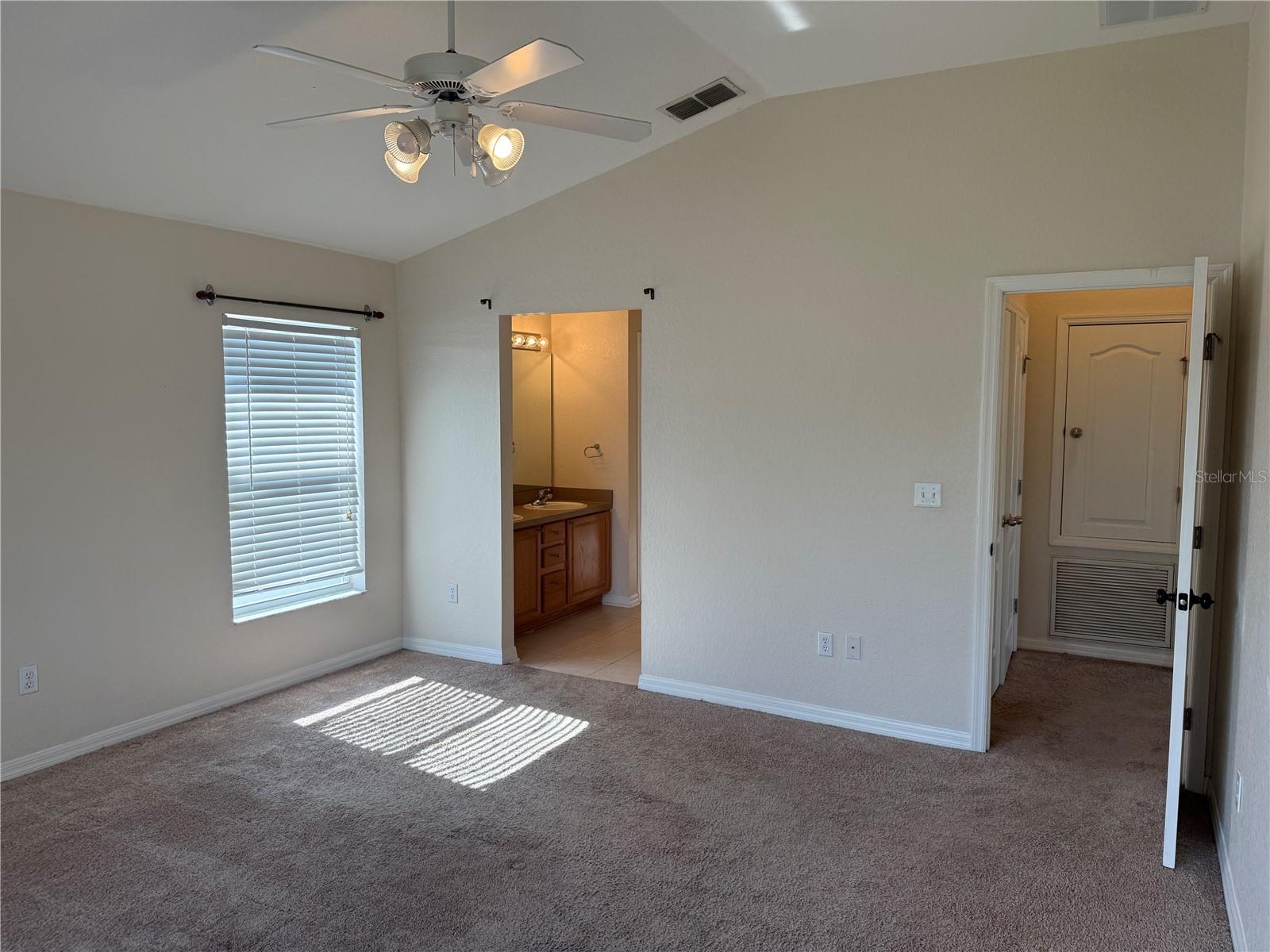 ISLAND LAKES - Residential