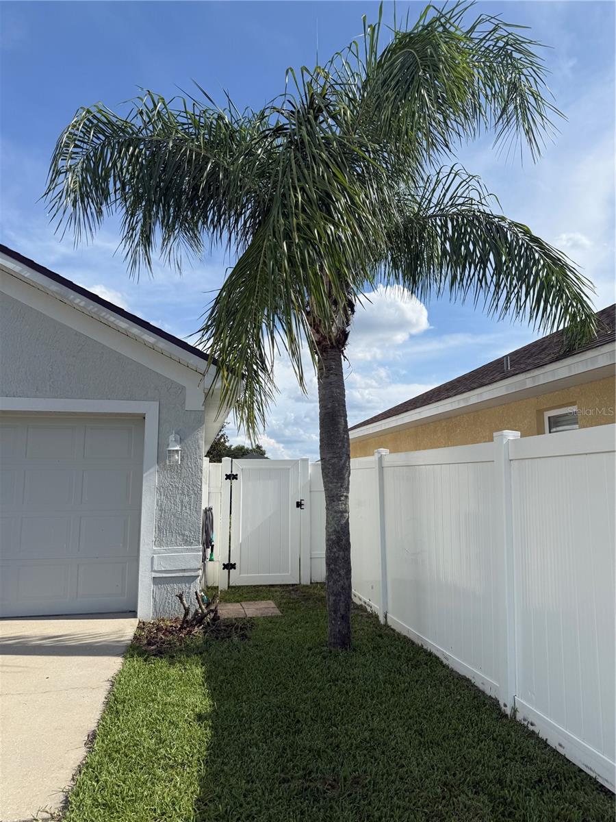 ISLAND LAKES - Residential