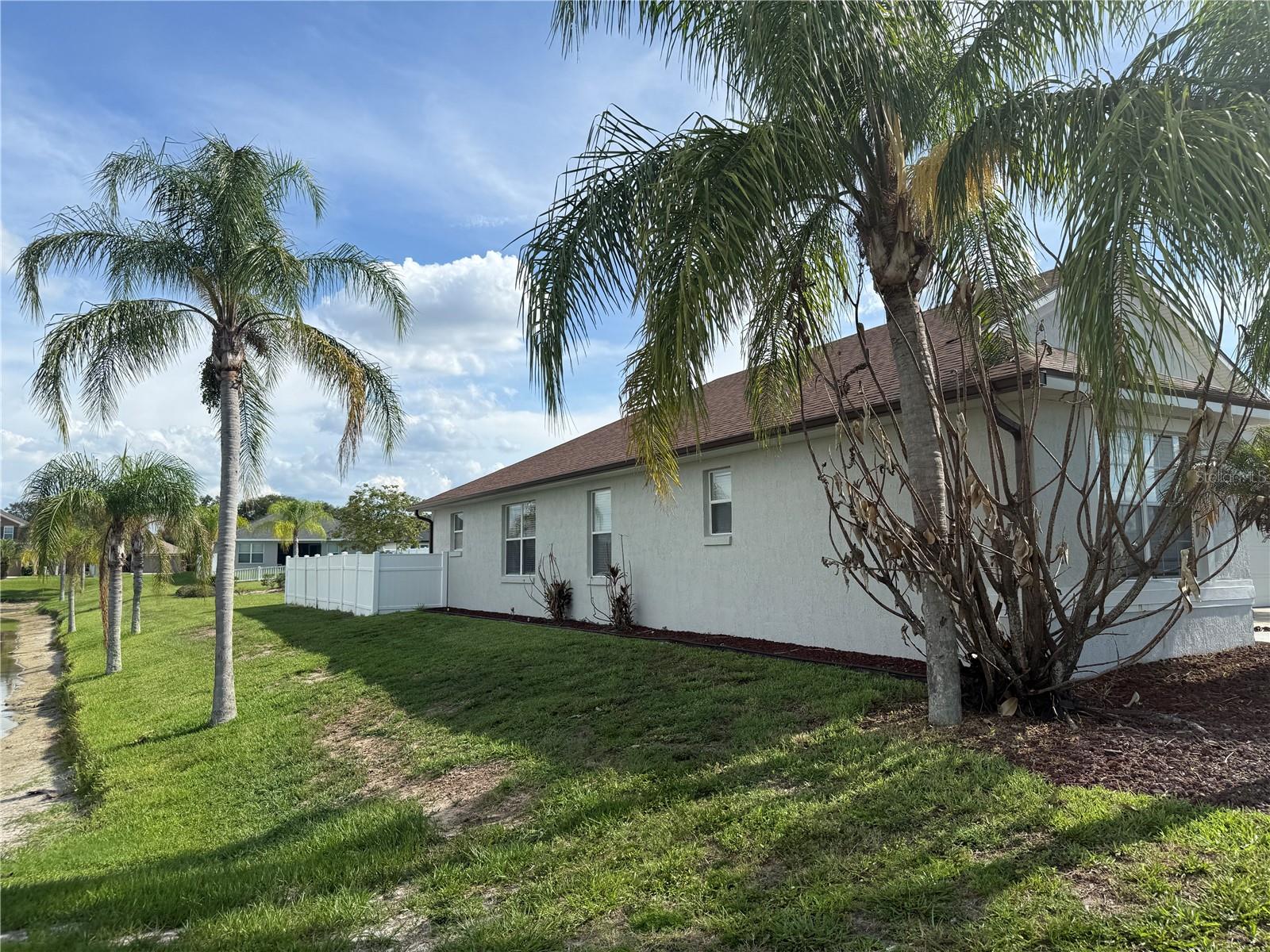 ISLAND LAKES - Residential