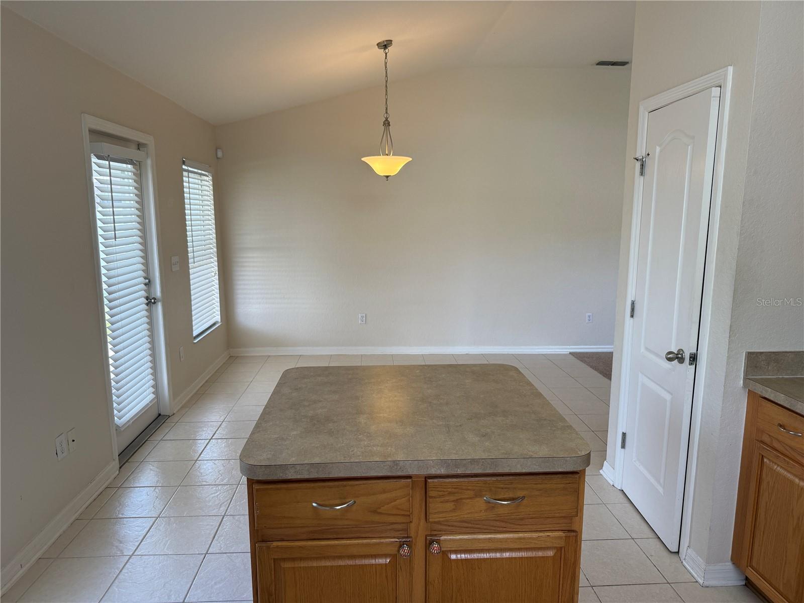 ISLAND LAKES - Residential