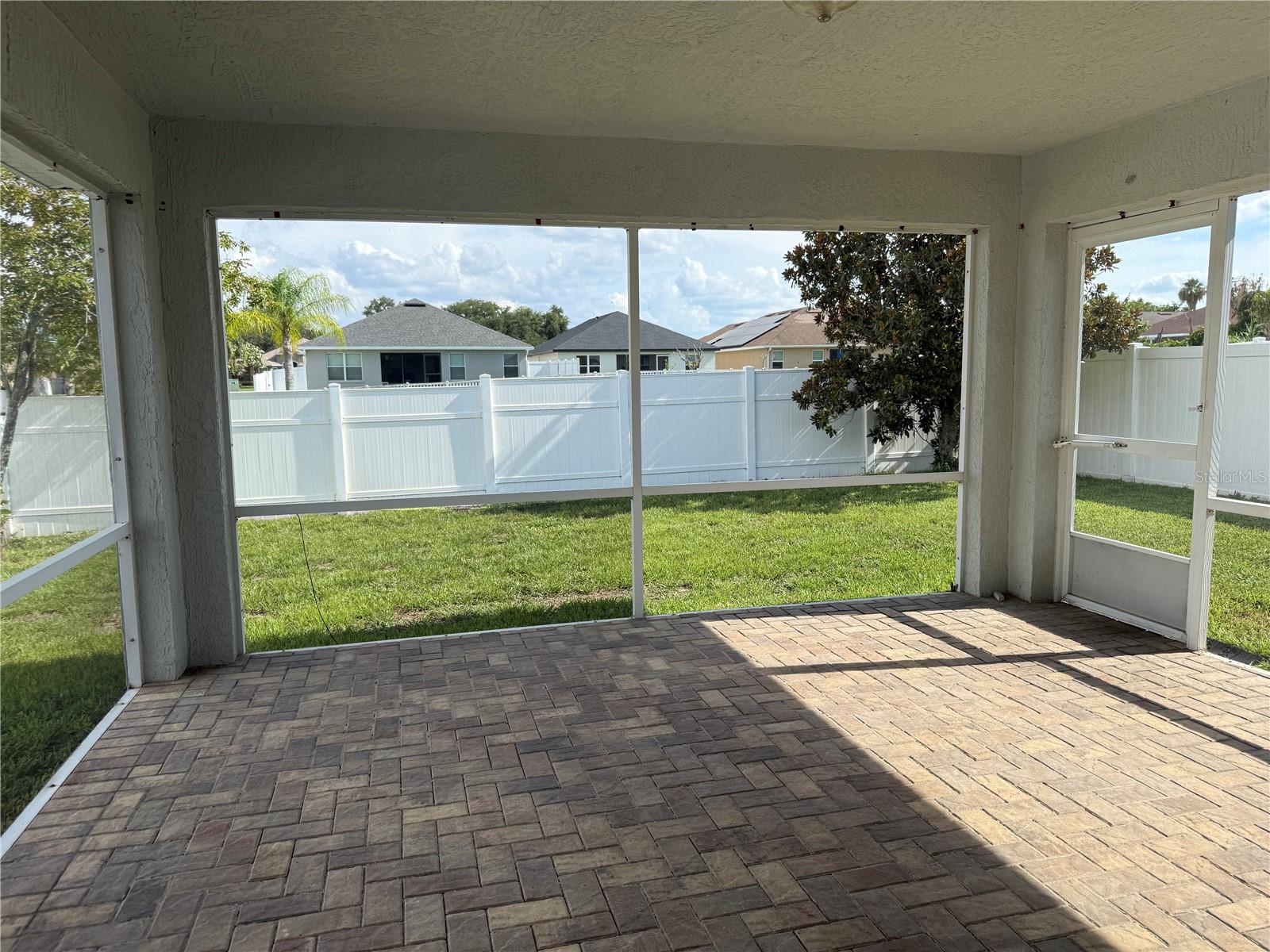 ISLAND LAKES - Residential