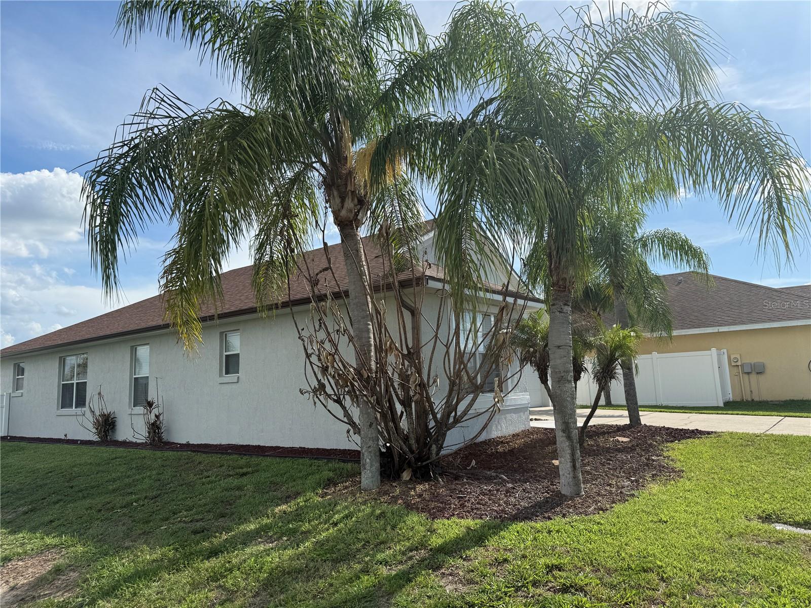 ISLAND LAKES - Residential