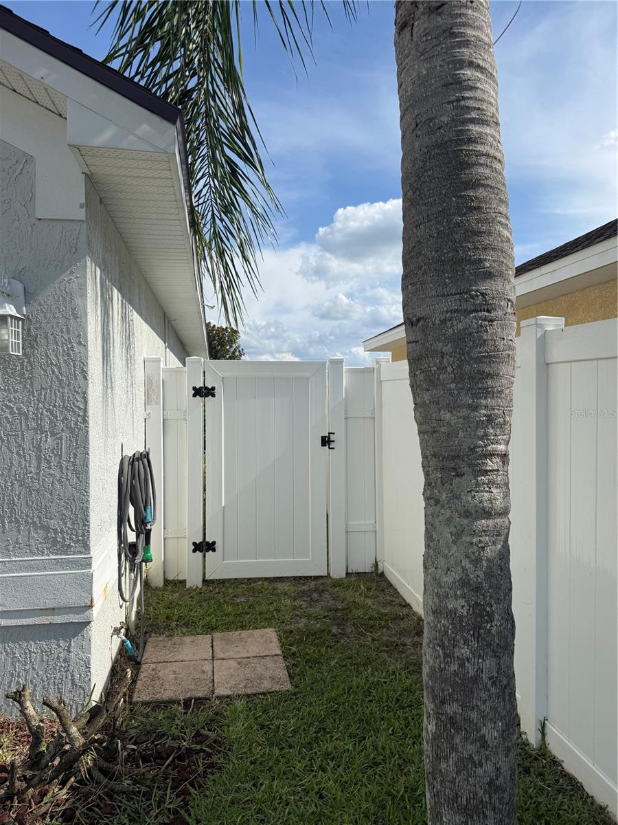 ISLAND LAKES - Residential