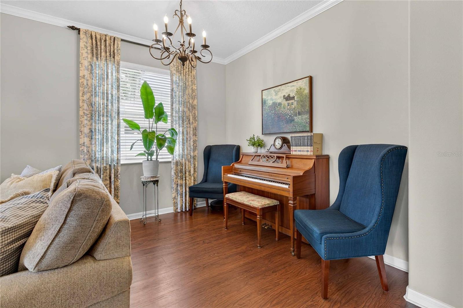 BLUE LAKE ESTATES - Residential