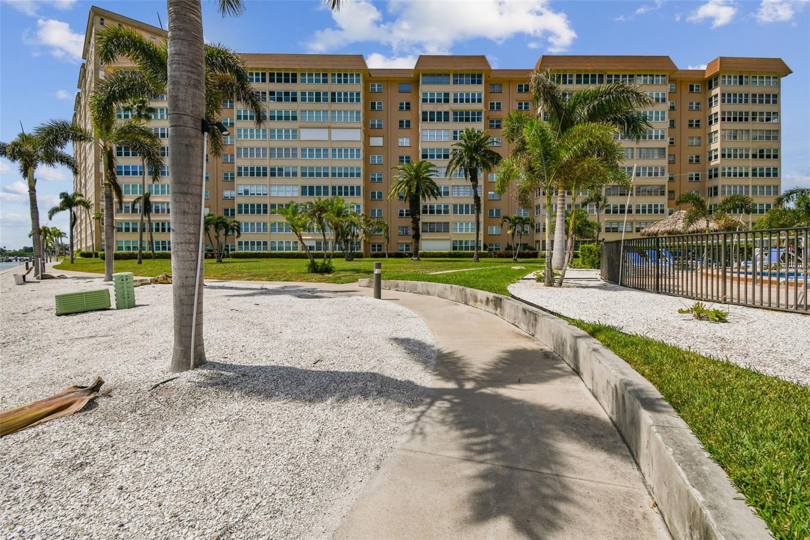 BAYWAY ISLES POINT BRITTANY THREE - Residential