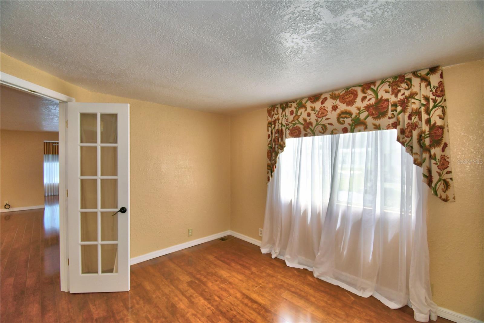 ARIANA SHORES MHP - Residential