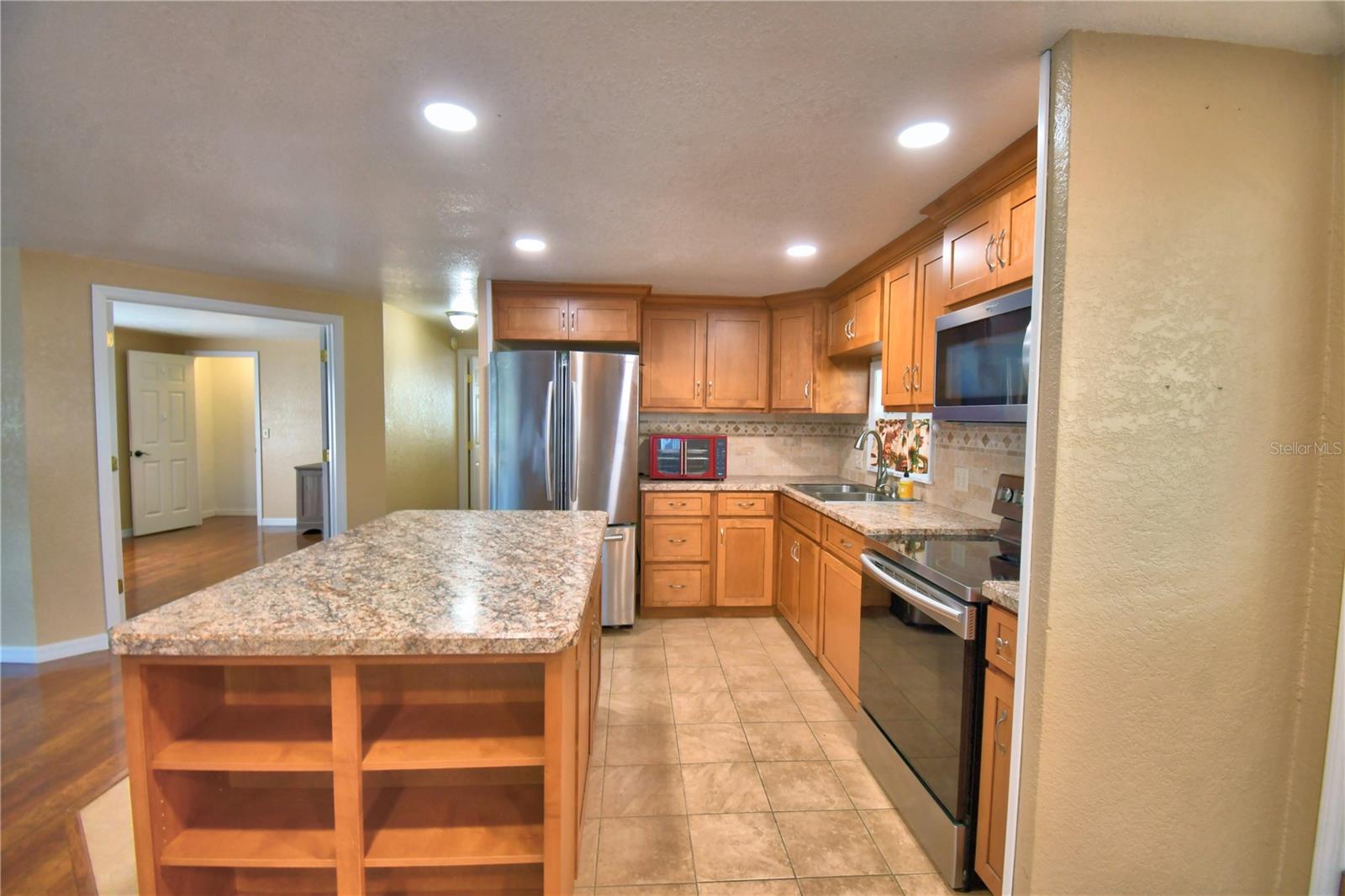 ARIANA SHORES MHP - Residential