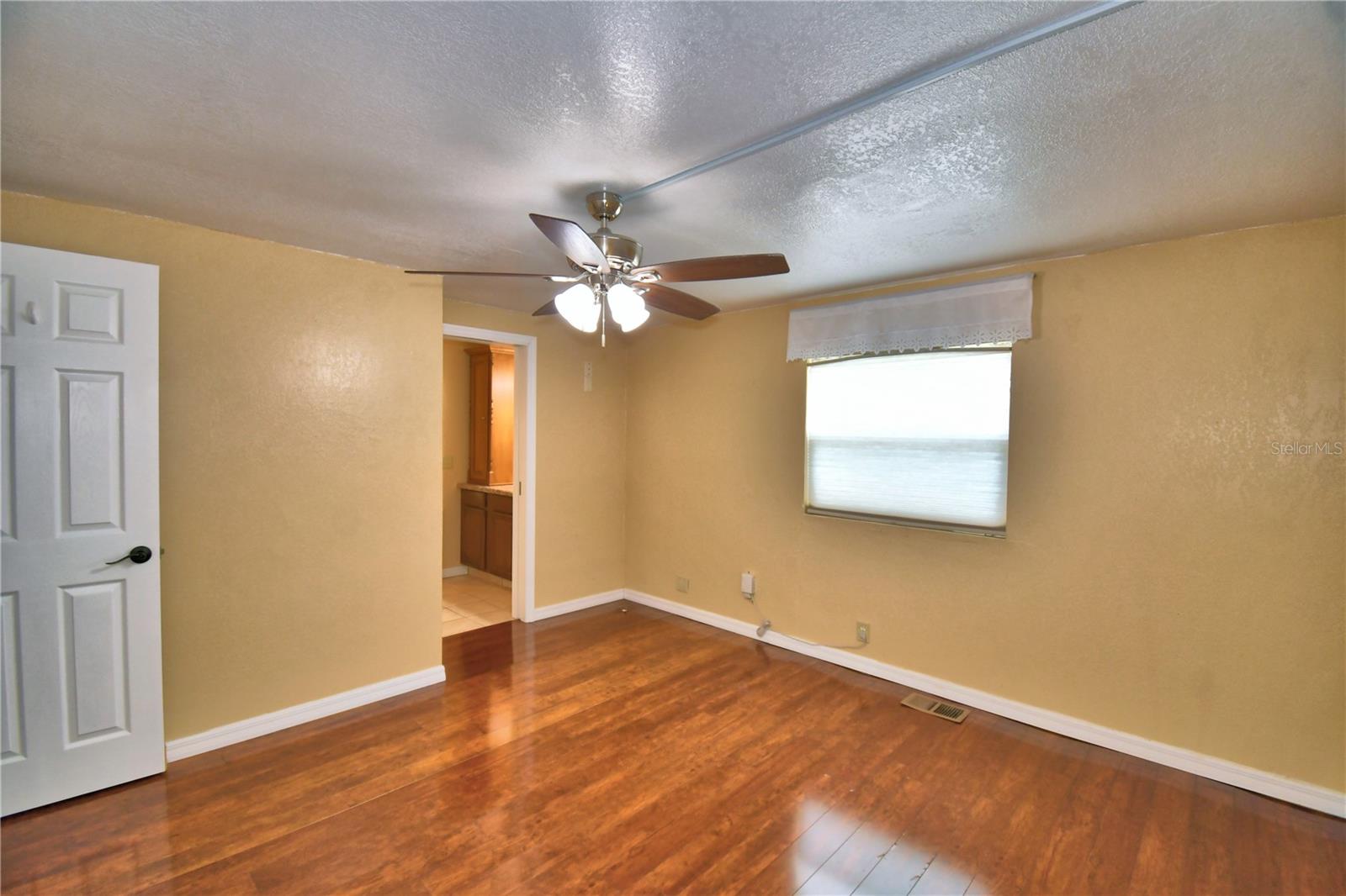 ARIANA SHORES MHP - Residential