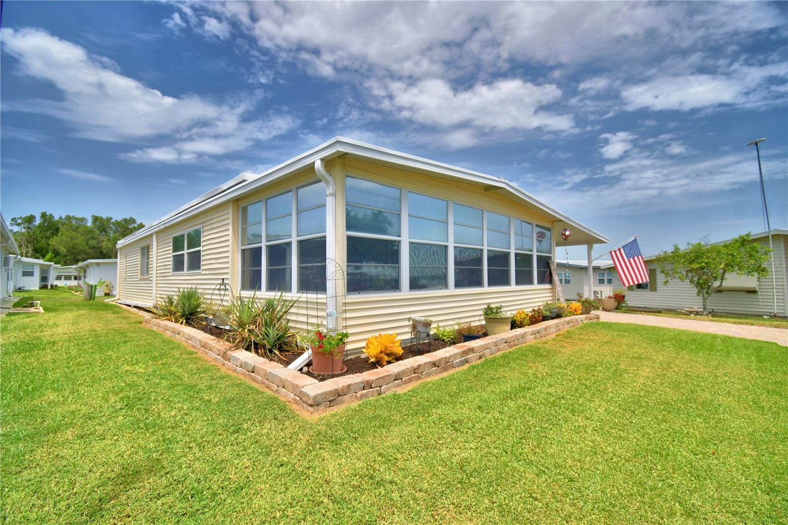 ARIANA SHORES MHP - Residential