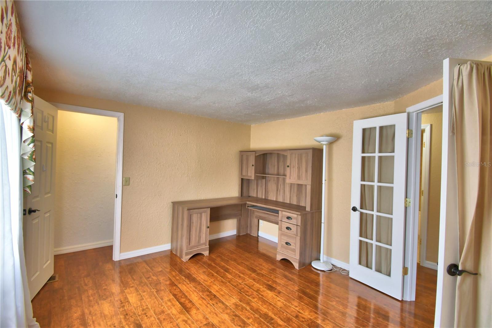 ARIANA SHORES MHP - Residential