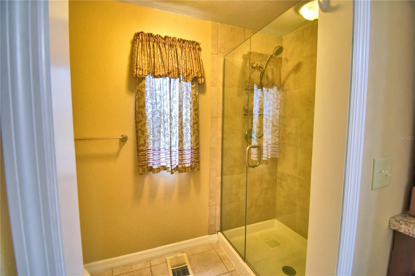 ARIANA SHORES MHP - Residential