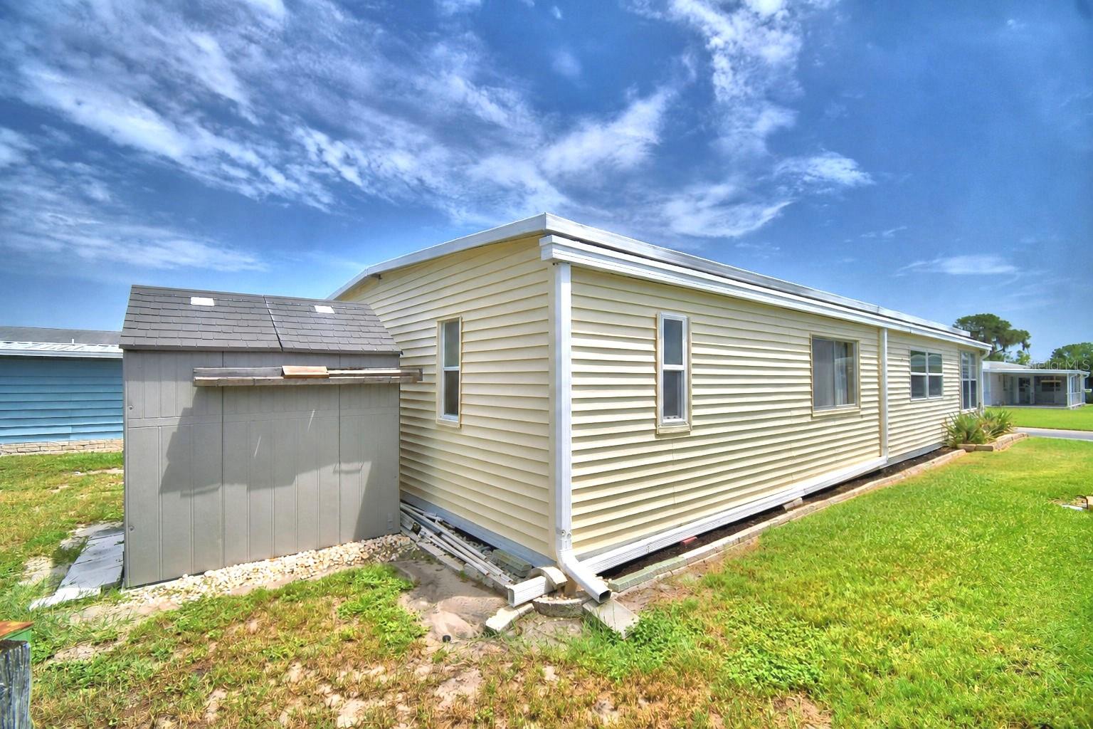 ARIANA SHORES MHP - Residential
