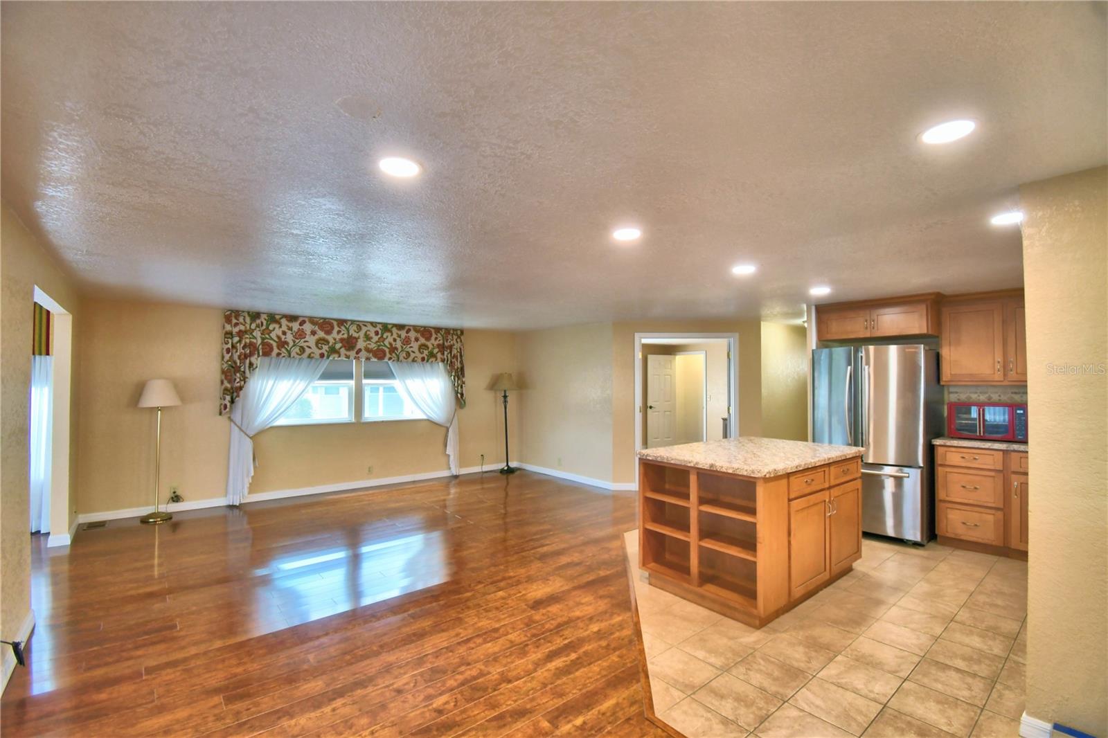 ARIANA SHORES MHP - Residential