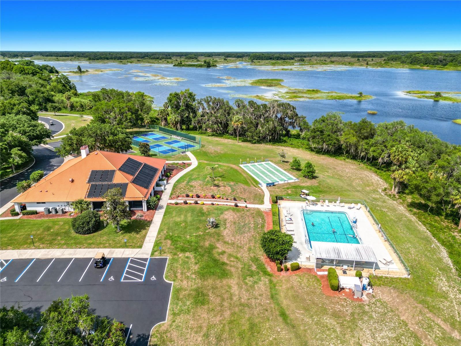 ARBOR LAKES - Residential