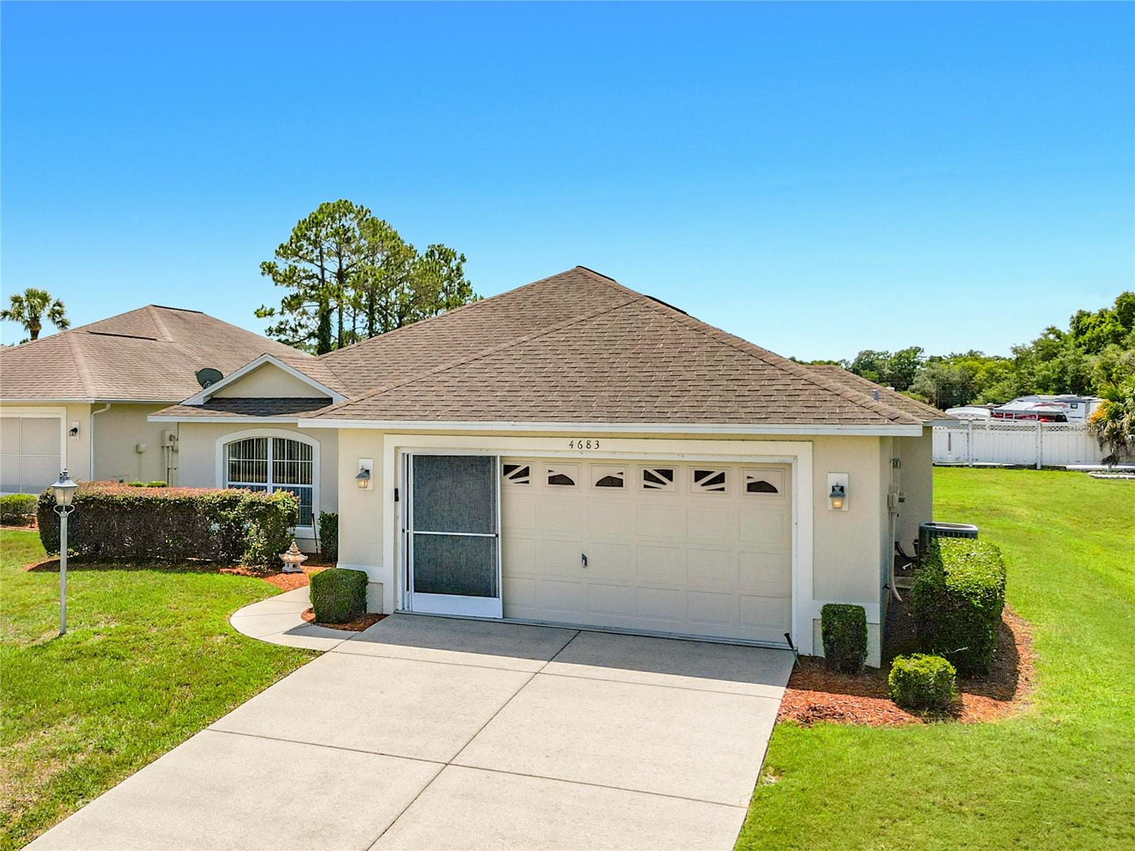 ARBOR LAKES - Residential