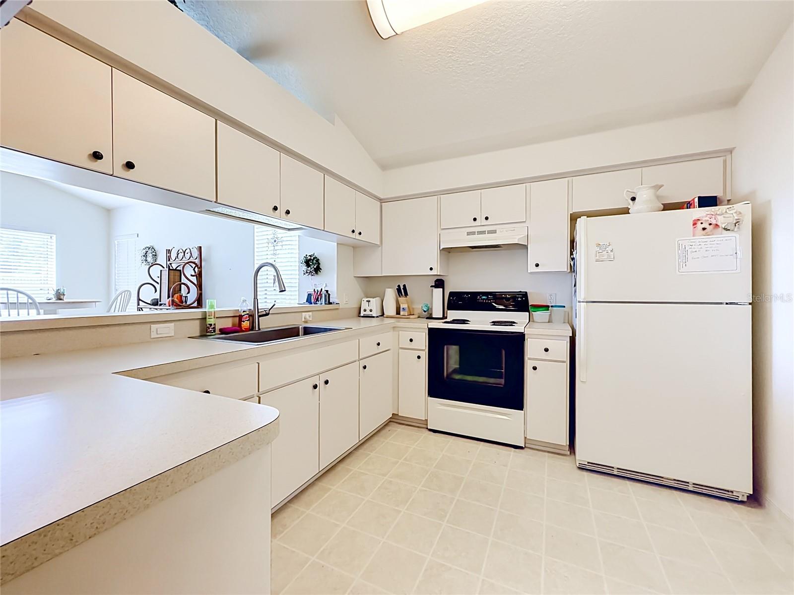 ARBOR LAKES - Residential