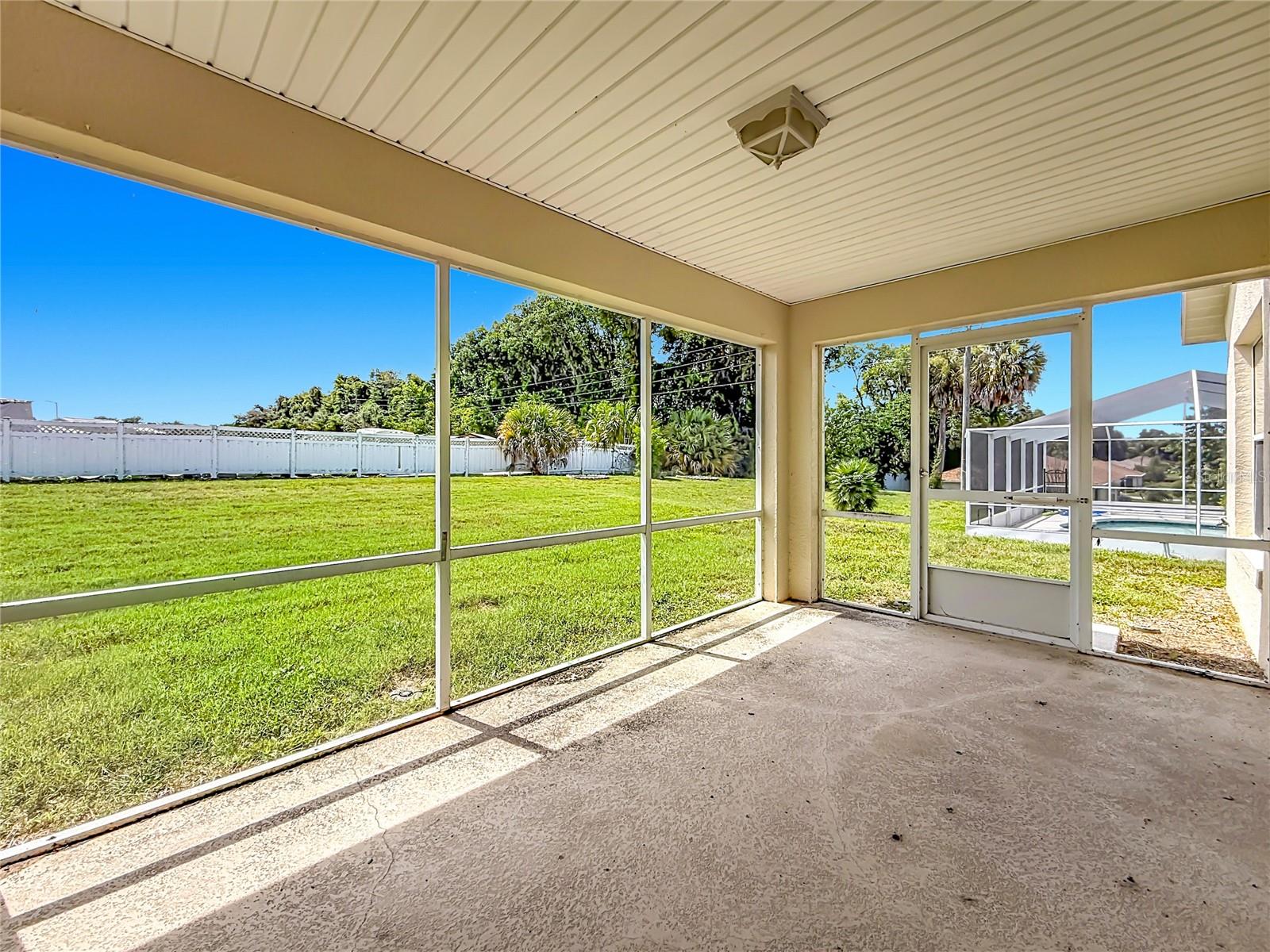ARBOR LAKES - Residential