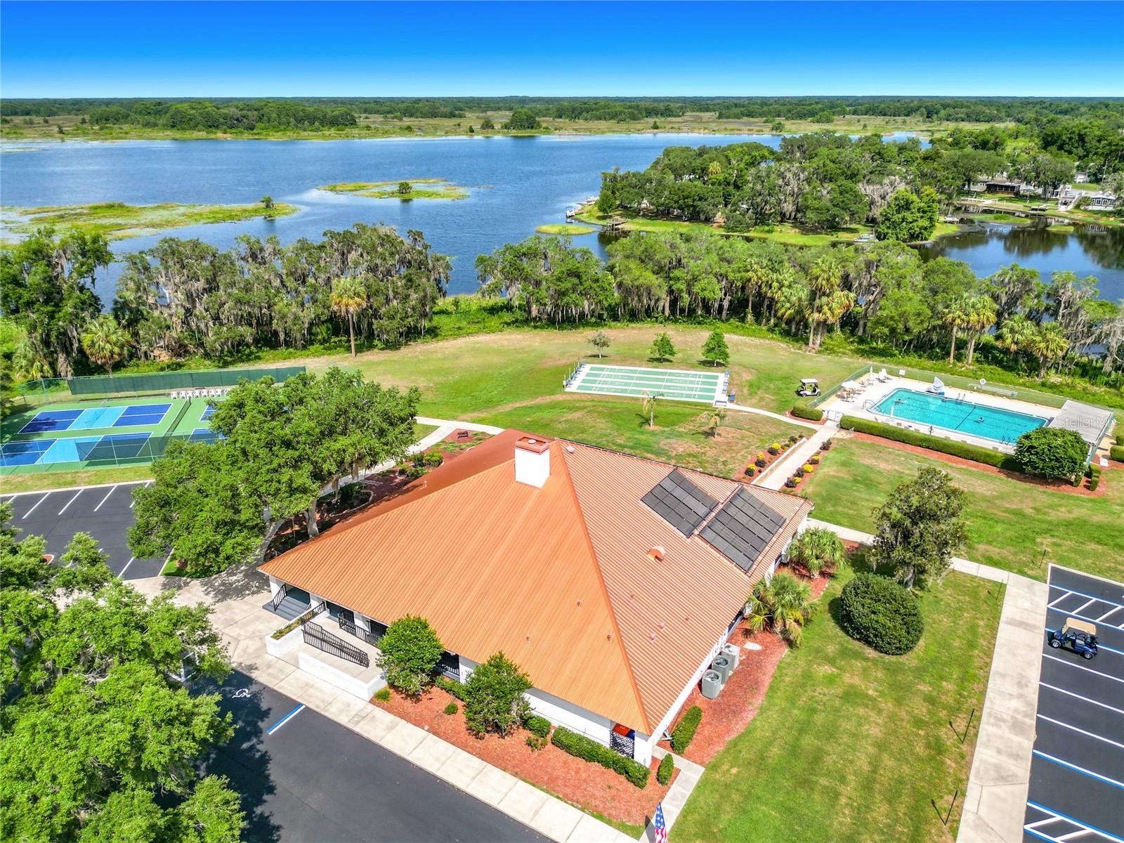 ARBOR LAKES - Residential