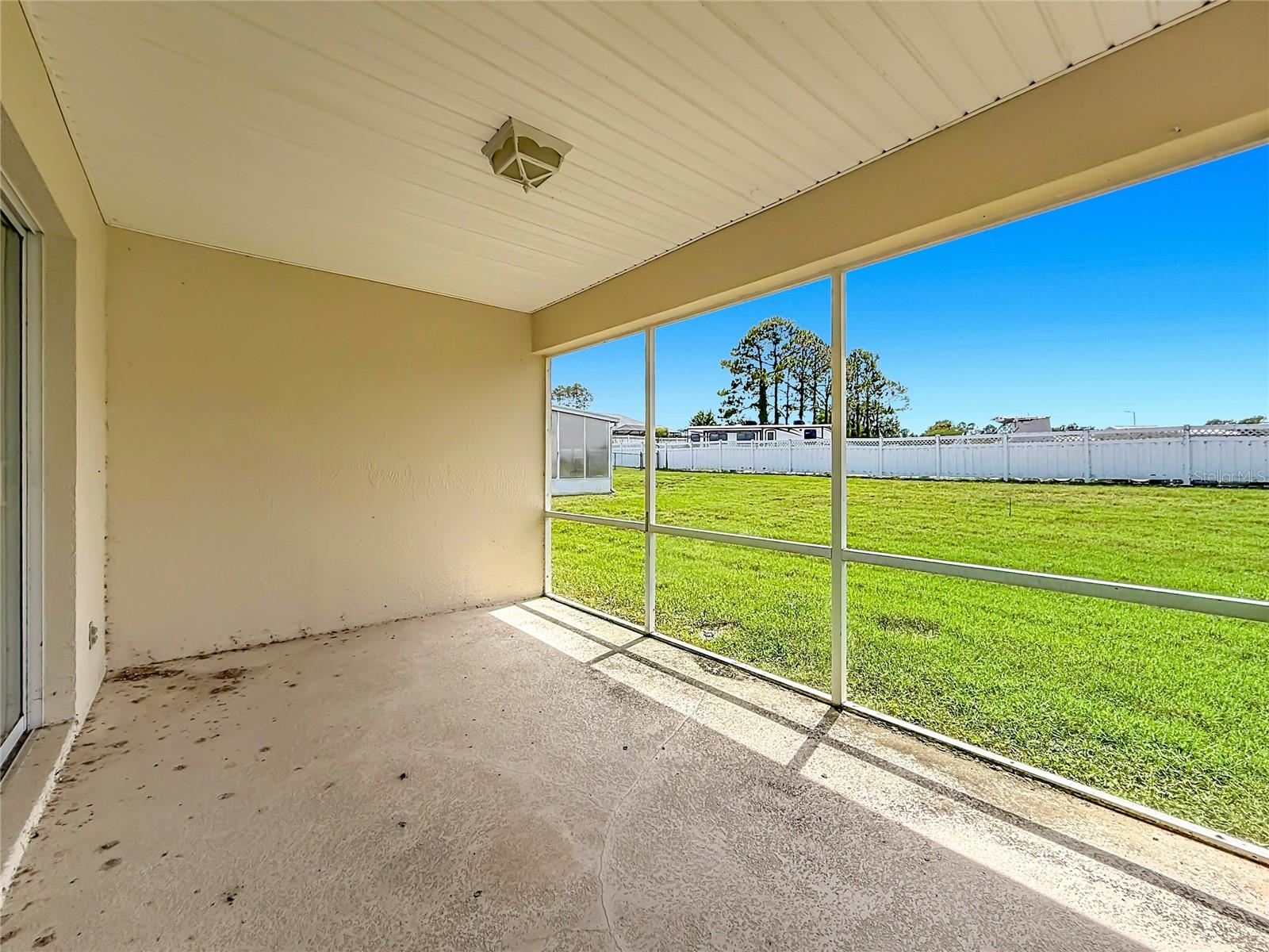ARBOR LAKES - Residential