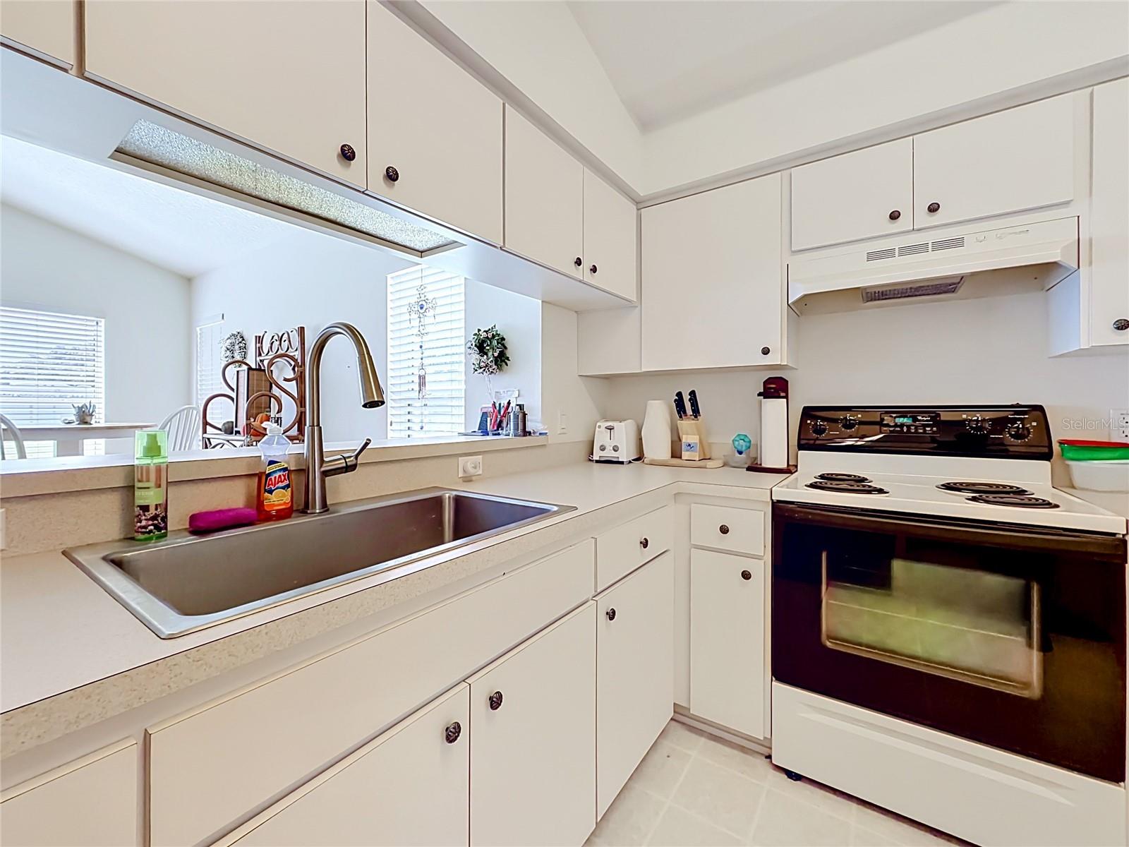ARBOR LAKES - Residential