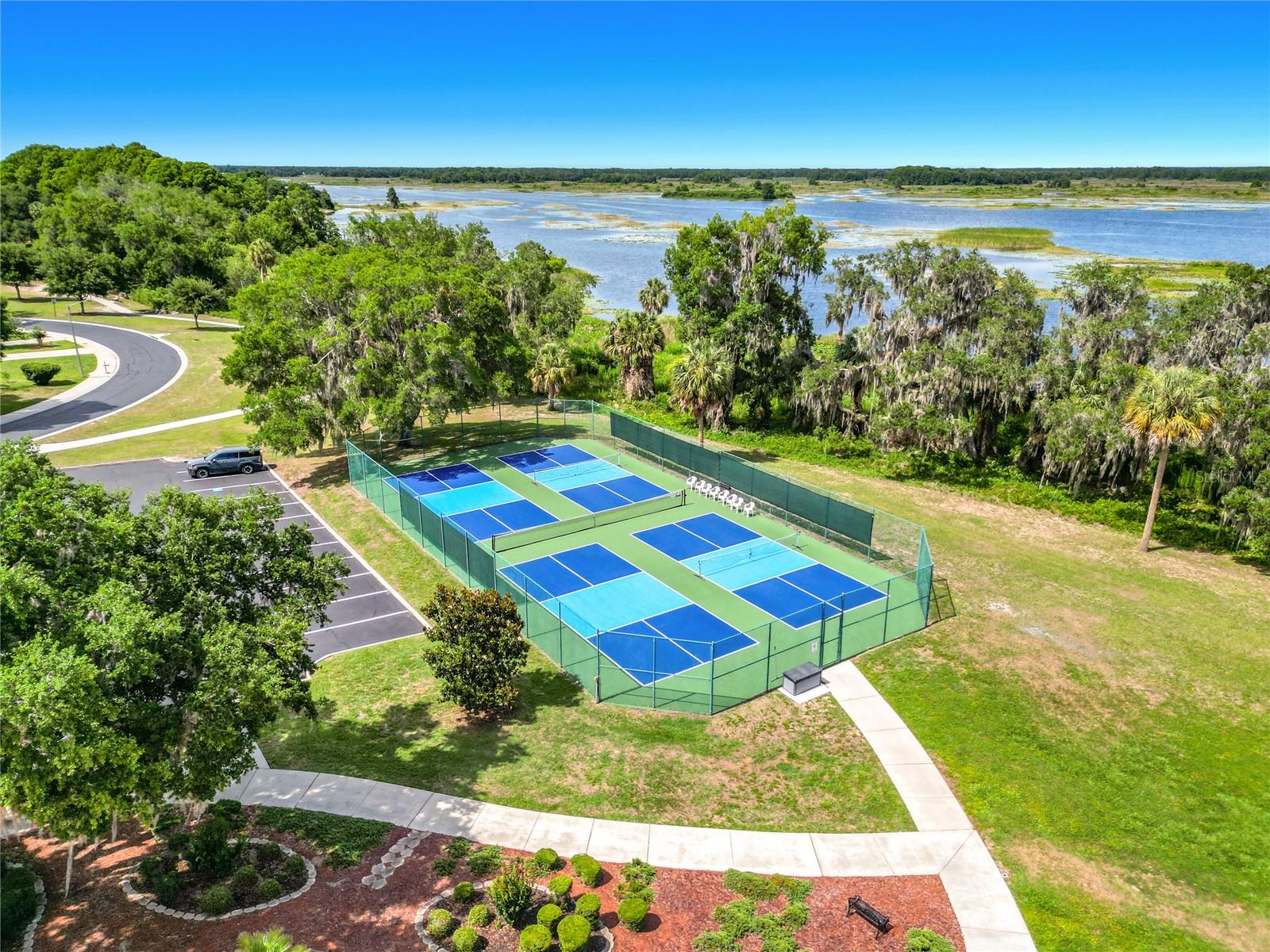 ARBOR LAKES - Residential