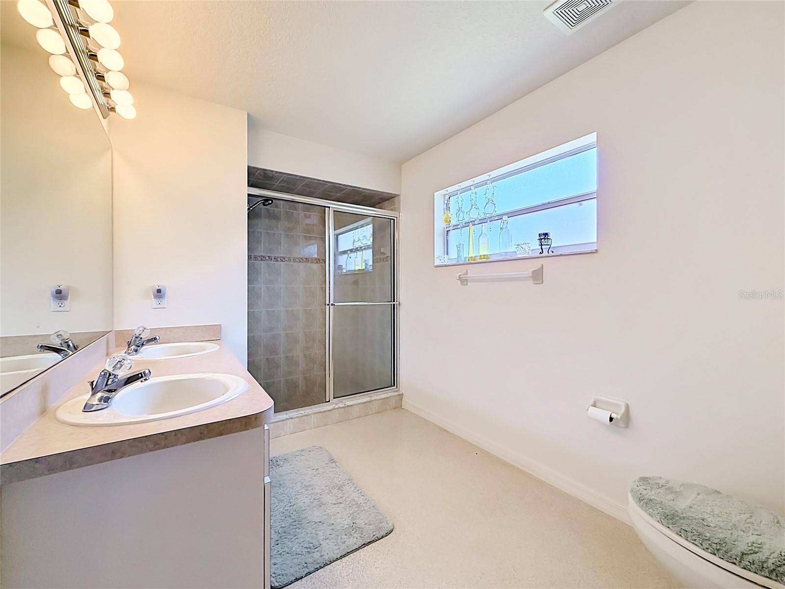 ARBOR LAKES - Residential