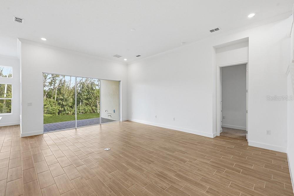 MARISOL POINTE - Residential