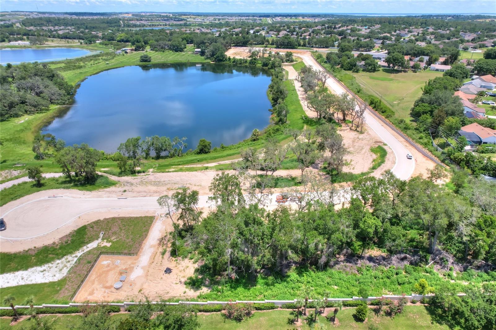 MIRROR LAKE - Residential