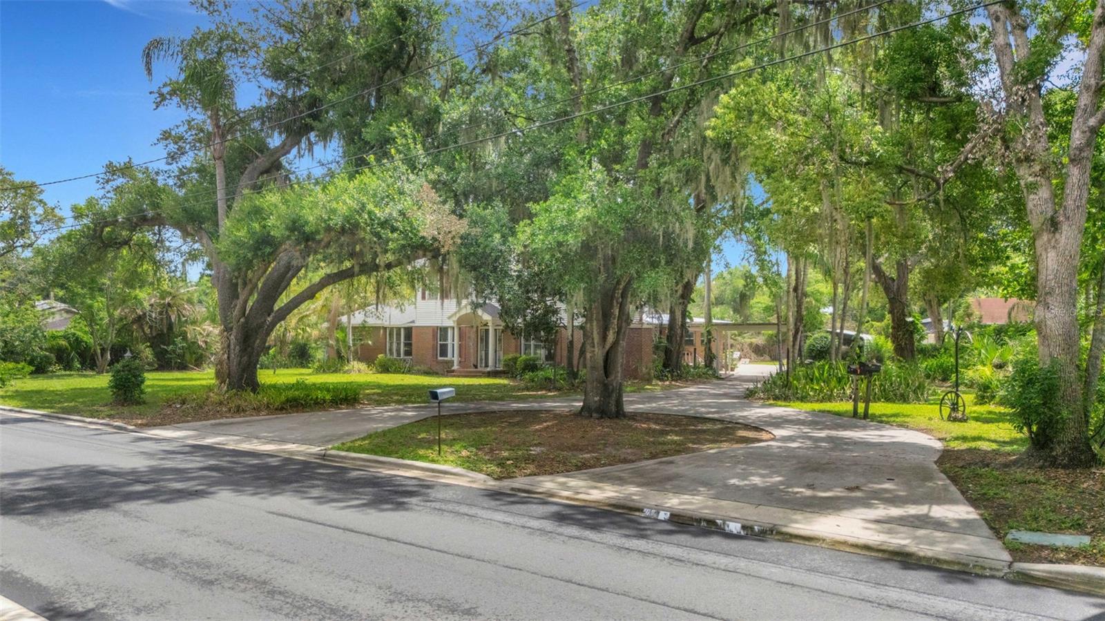HOOKERS ADD - Residential