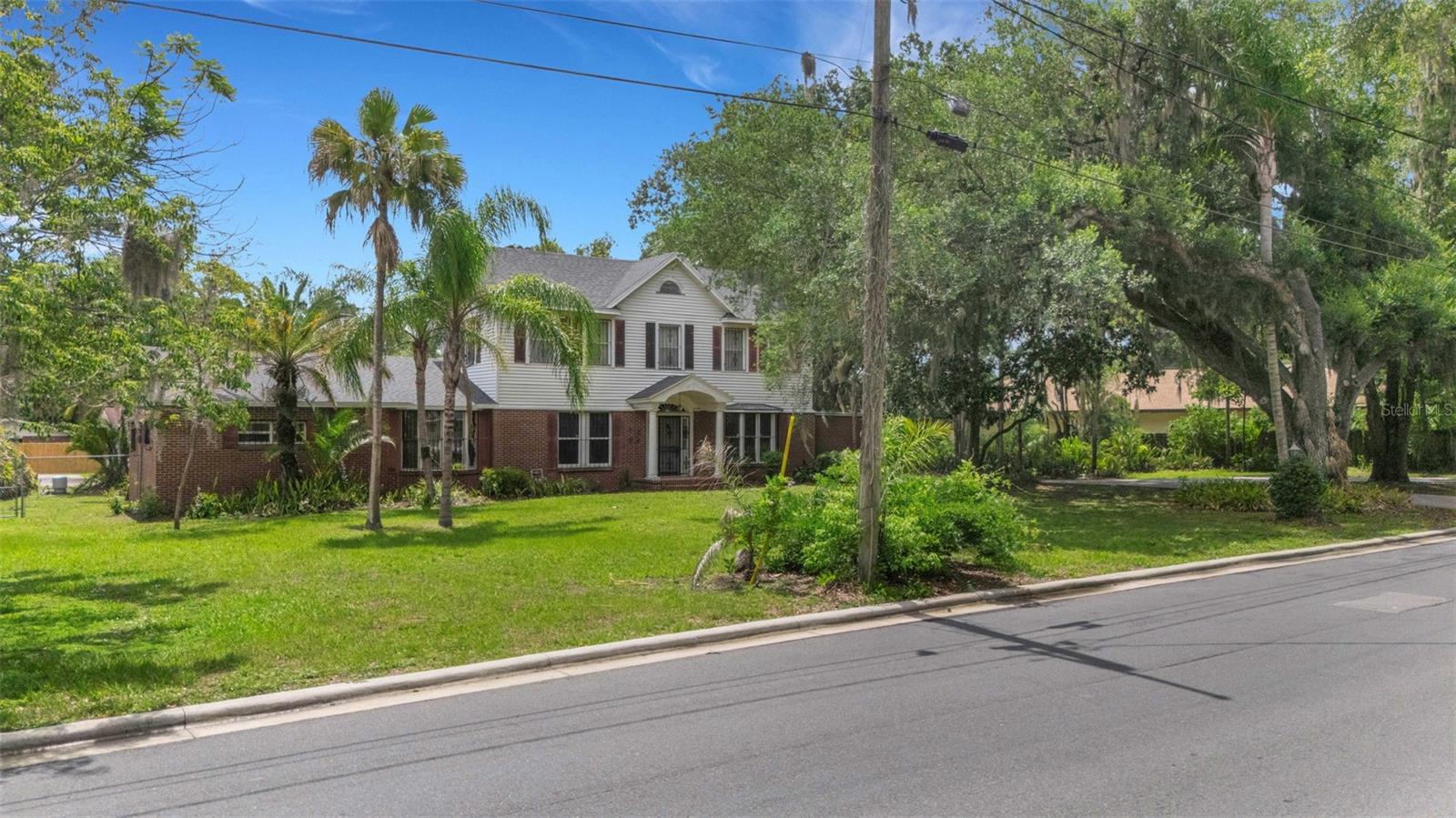 HOOKERS ADD - Residential