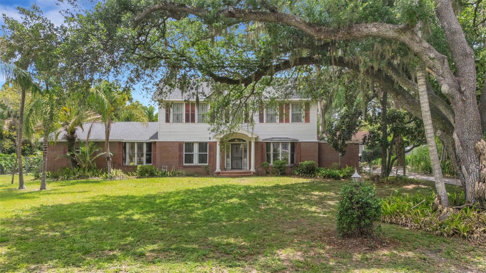HOOKERS ADD - Residential