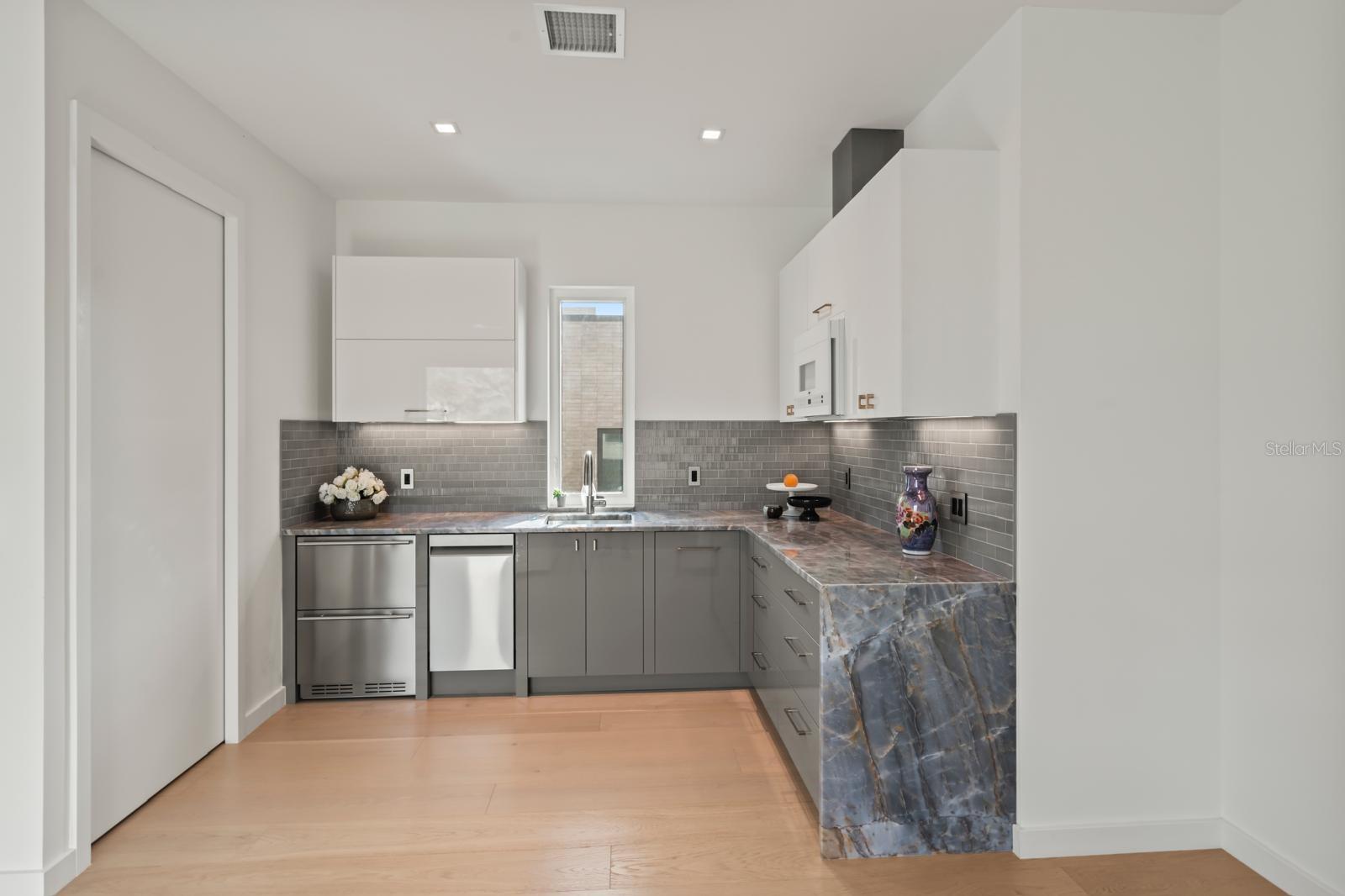 COQUINA BEACH - Residential