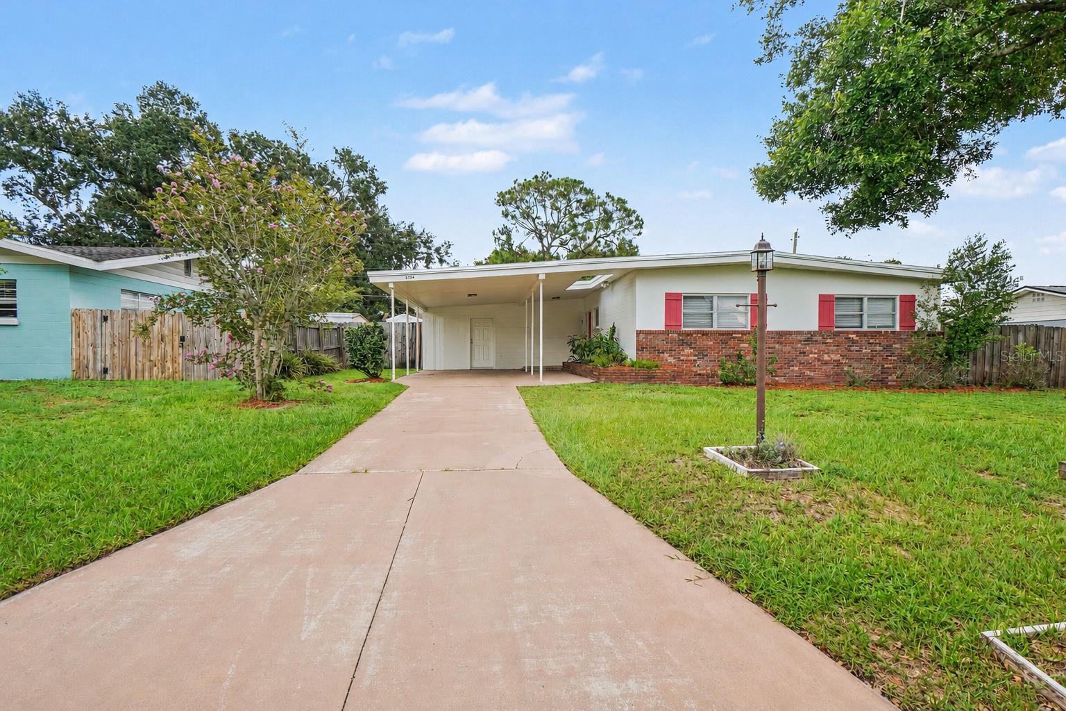 Move-in ready three-bedroom, two-bathroom home in the desirable Sylvester Shores neighborhood. This home features a welcoming open floor plan creating a seamless and airy feel. The thoughtfully updated kitchen boasts beautiful granite countertops and stainless-steel appliances, making it a functional and stylish space for cooking and entertaining. The primary bedroom includes an attached en-suite bathroom for added privacy and convenience. Step outside to a private, fully fenced backyard, providing a secure space for outdoor entertaining, gardening, or pets.  Ideally located, you have easy access to local amenities, schools, and shopping, ensuring everything you need is just minutes away. 
Schedule your private showing today!