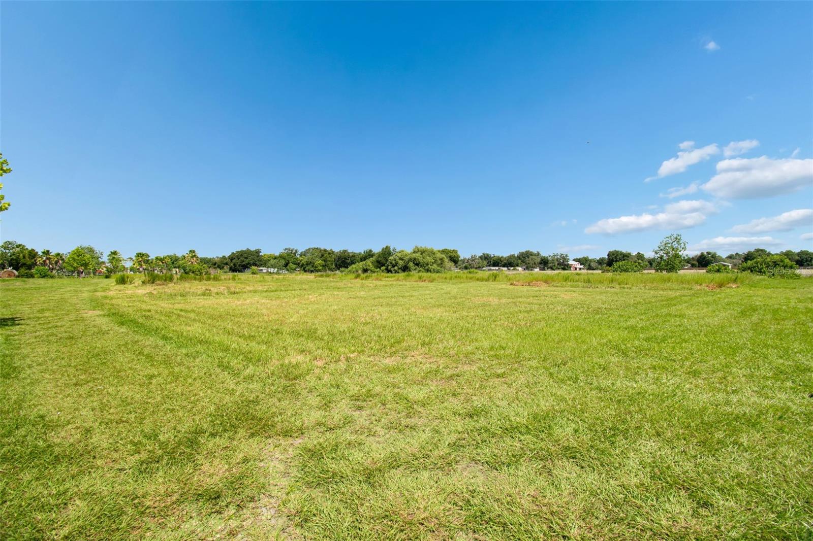 PARKE ESTATES - Land