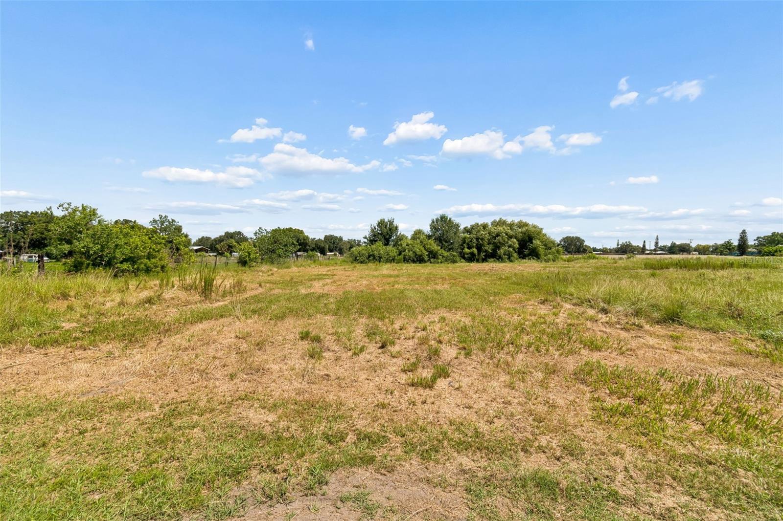 PARKE ESTATES - Land