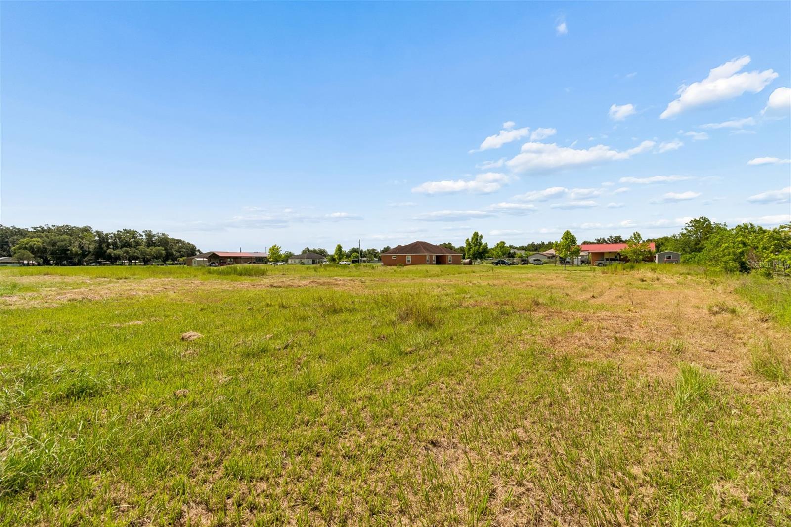 PARKE ESTATES - Land