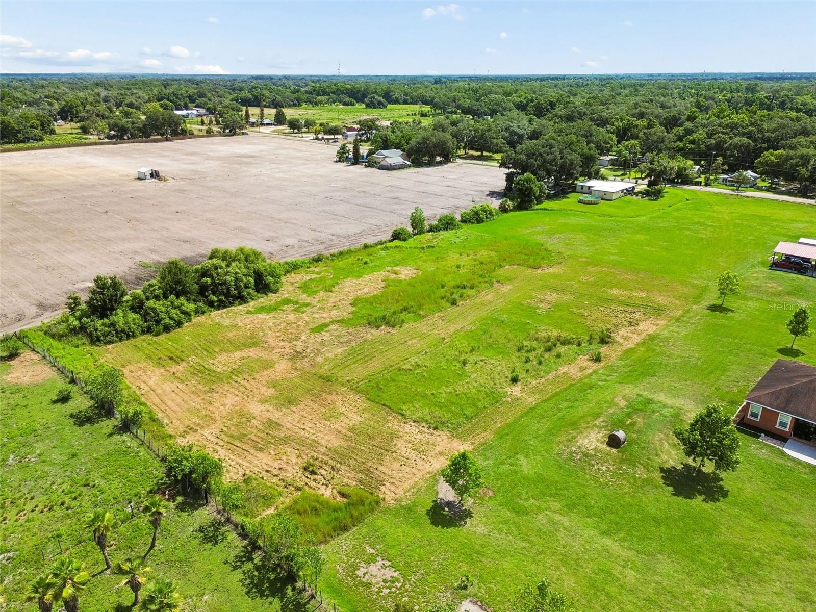 PARKE ESTATES - Land