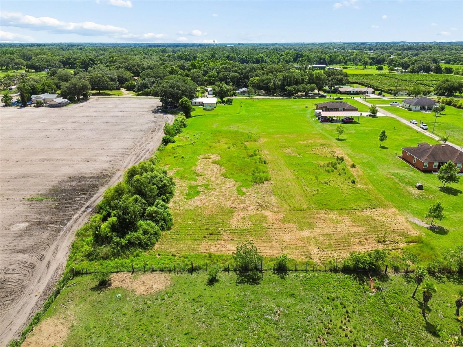 PARKE ESTATES - Land