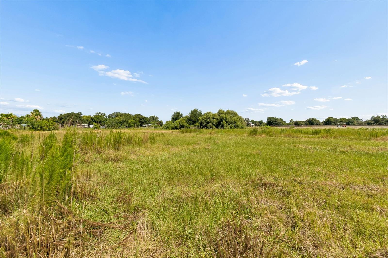 PARKE ESTATES - Land