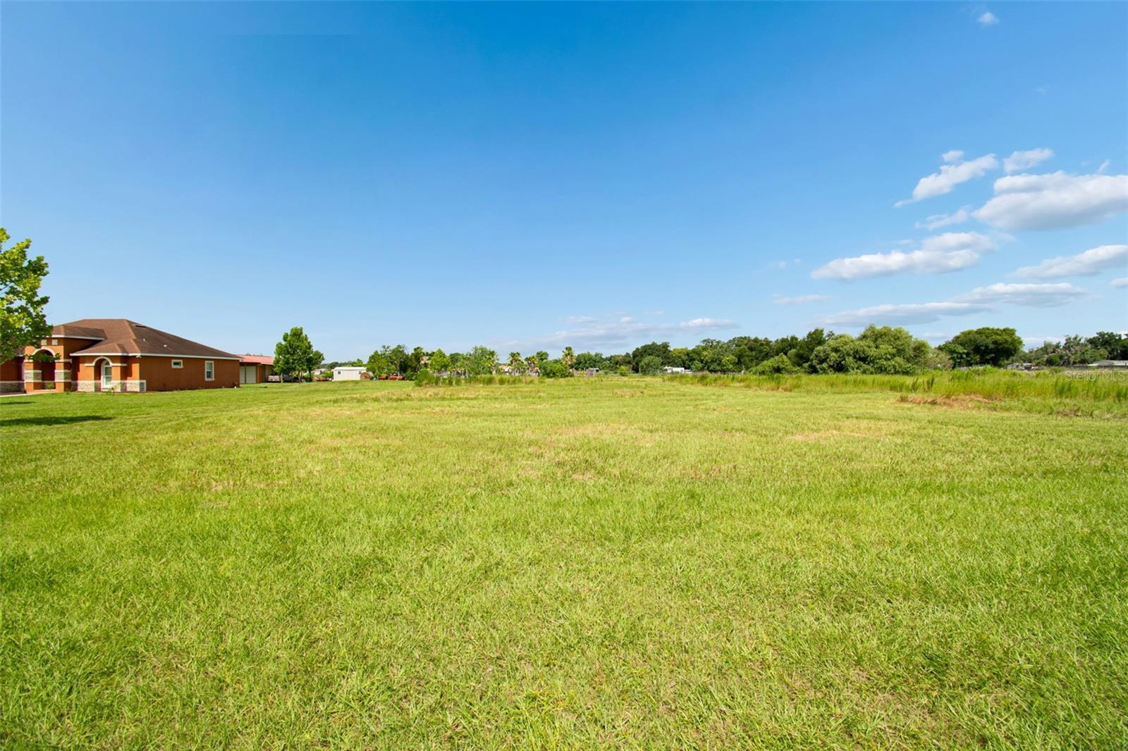 PARKE ESTATES - Land