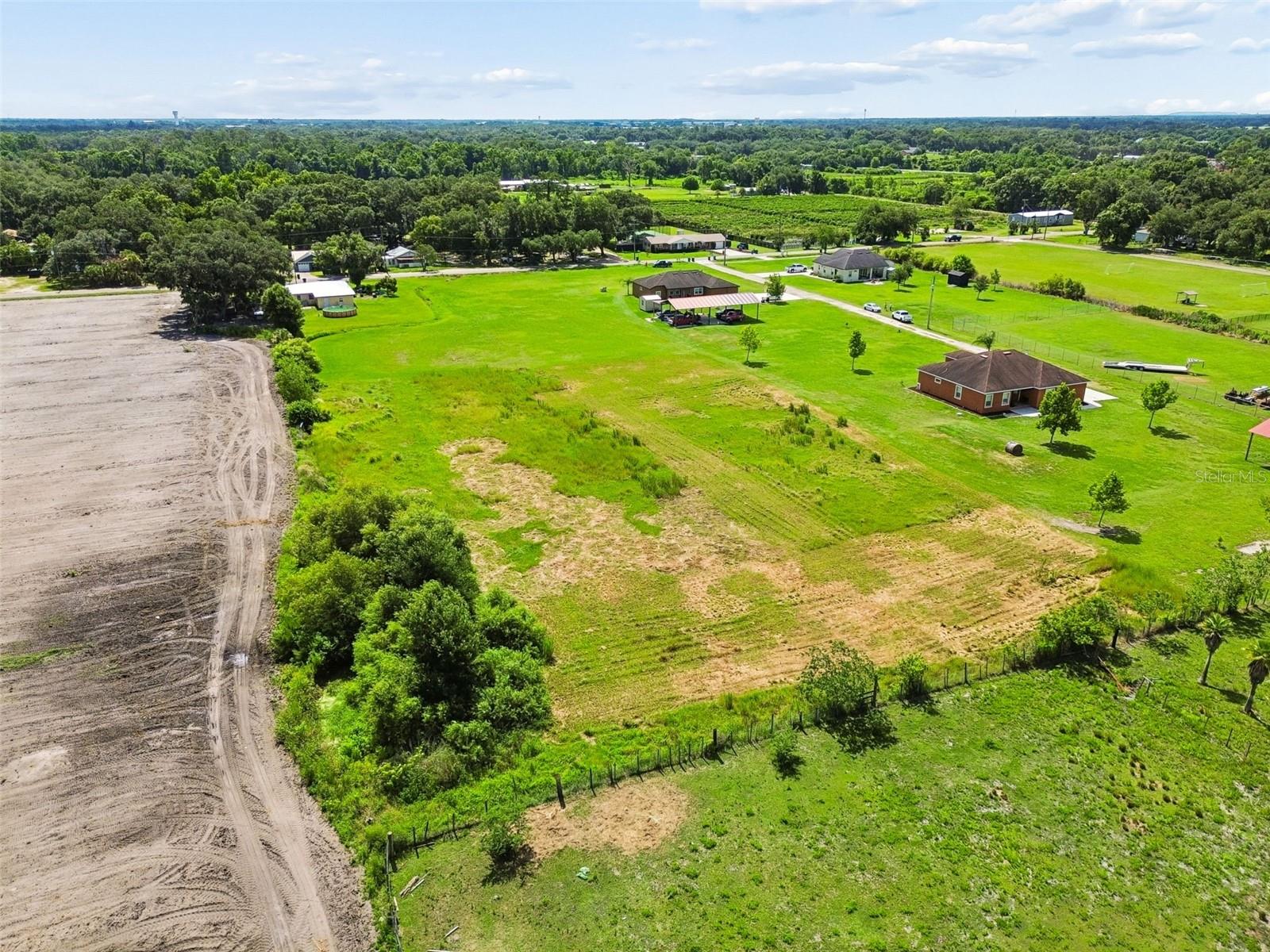 PARKE ESTATES - Land