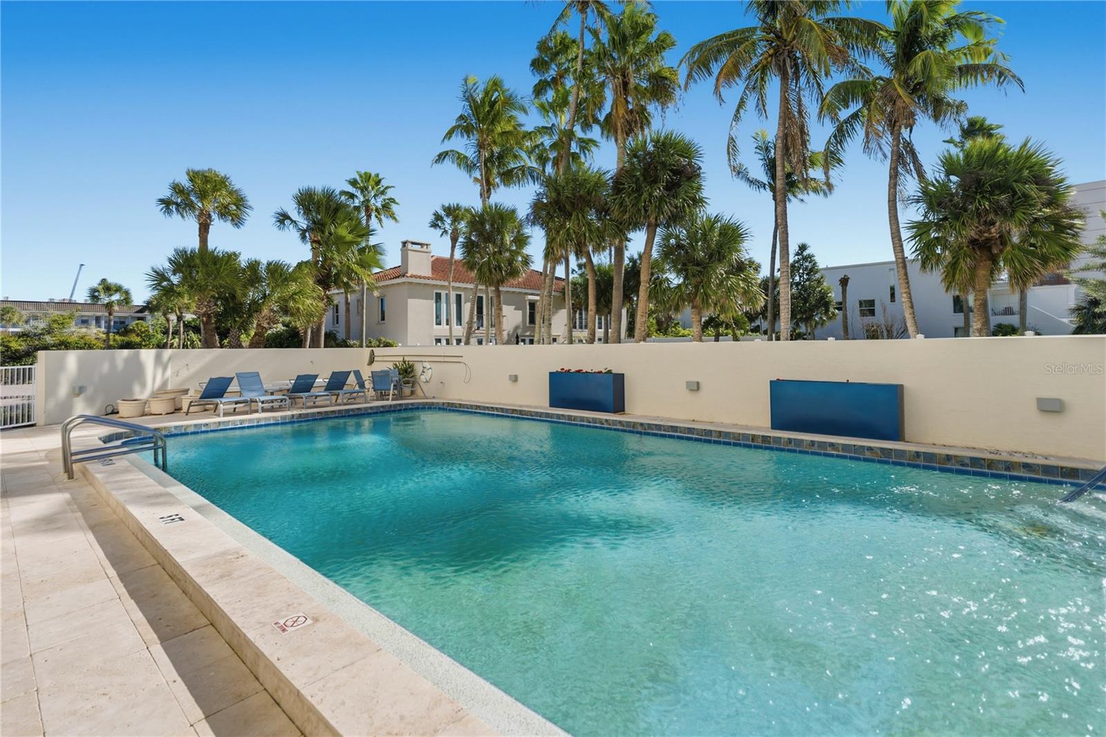 ARBOMAR APTS - Residential
