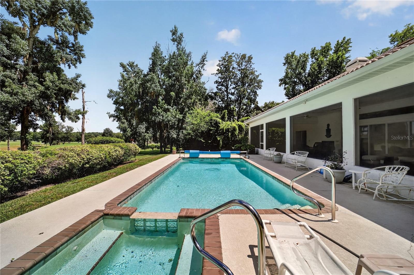 COUNTRY CLUB/OCALA UN 02 - Residential