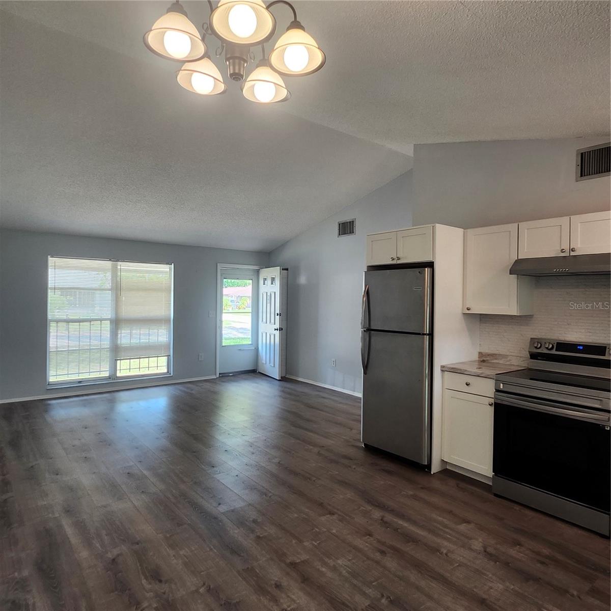 VENICE ESTATES SUB 1ST ADDN - Residential Lease