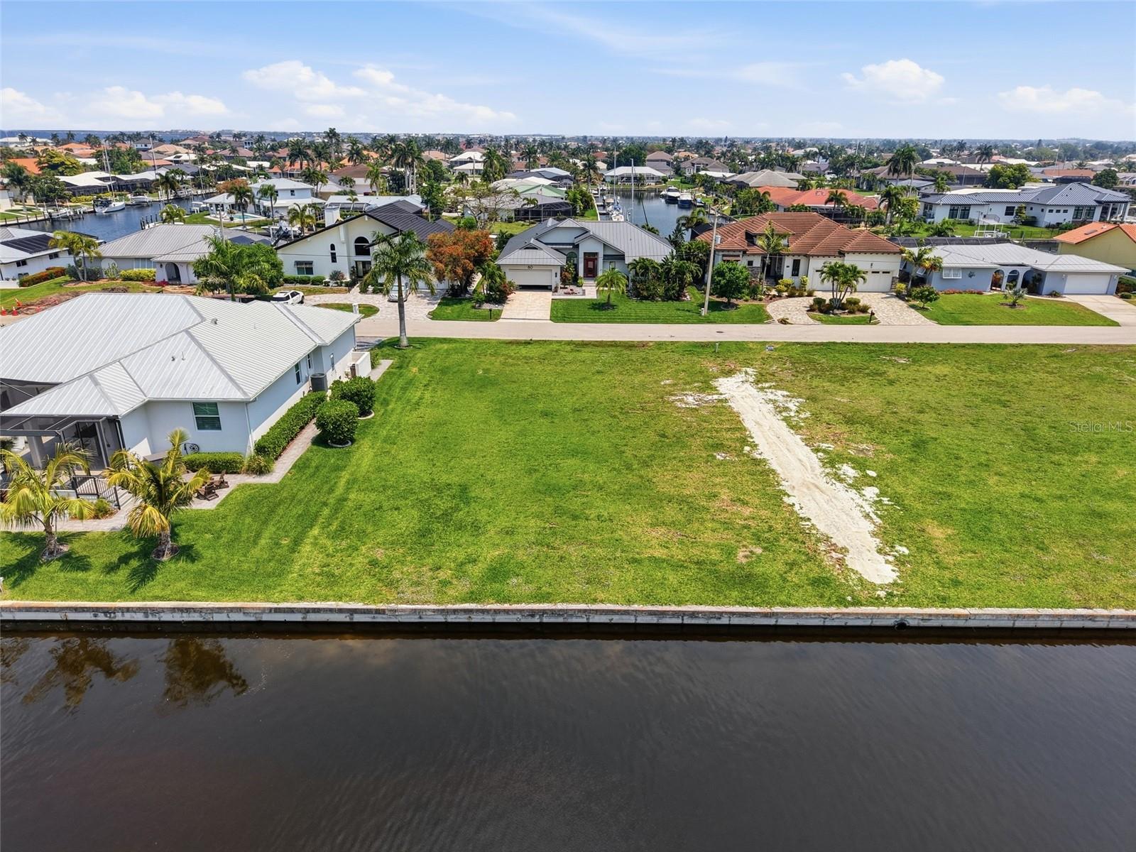 PUNTA GORDA ISLES SEC 24 - Land